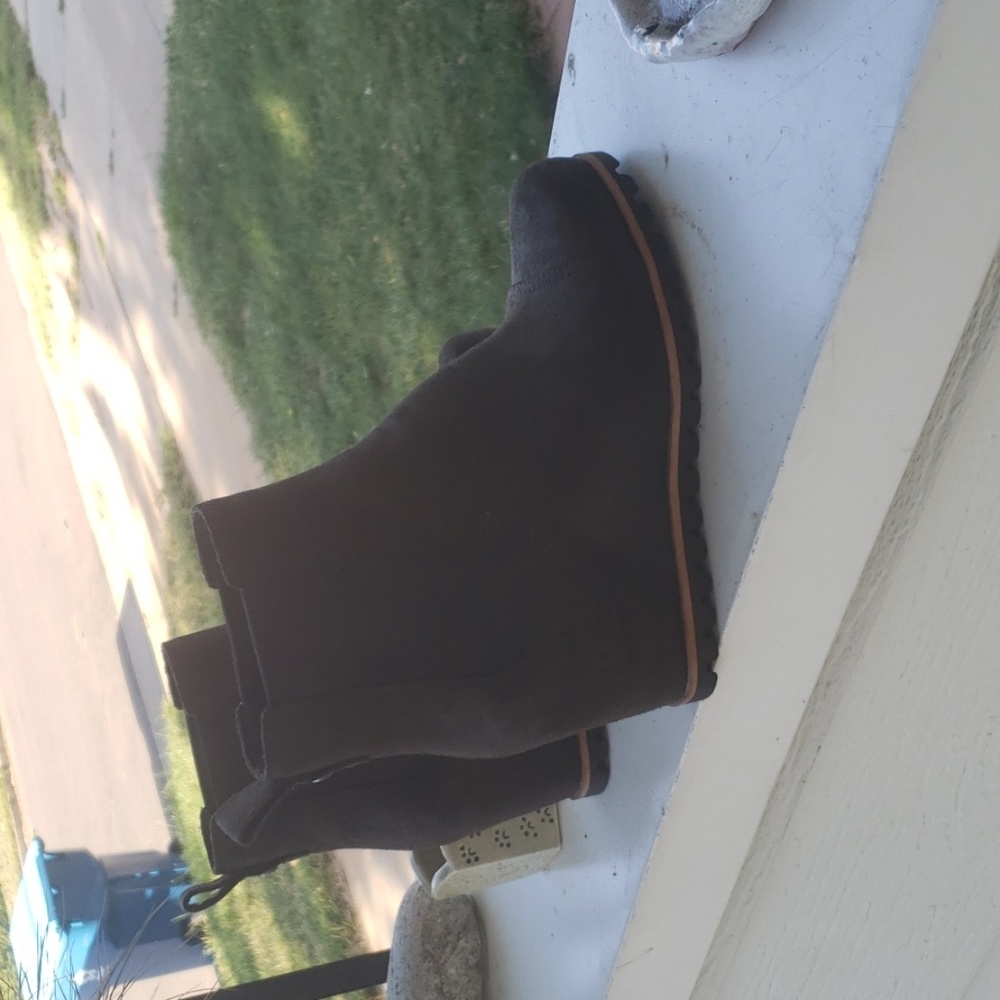Ugg suede wedge